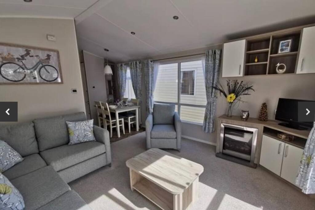 Glade Lodge- North Devon Coast, Bideford Bay Caravan Park Экстерьер фото