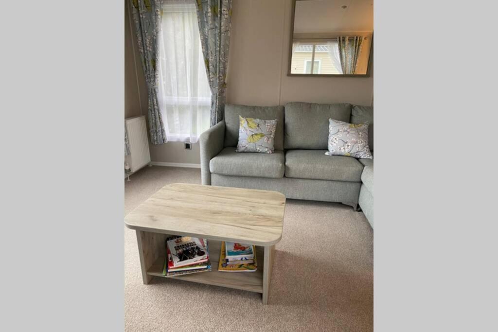 Glade Lodge- North Devon Coast, Bideford Bay Caravan Park Экстерьер фото