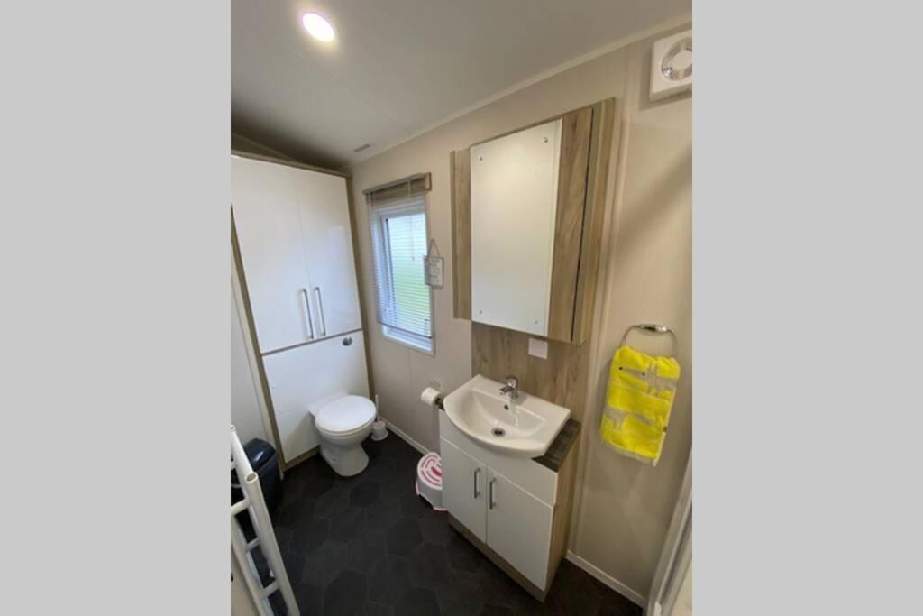 Glade Lodge- North Devon Coast, Bideford Bay Caravan Park Экстерьер фото
